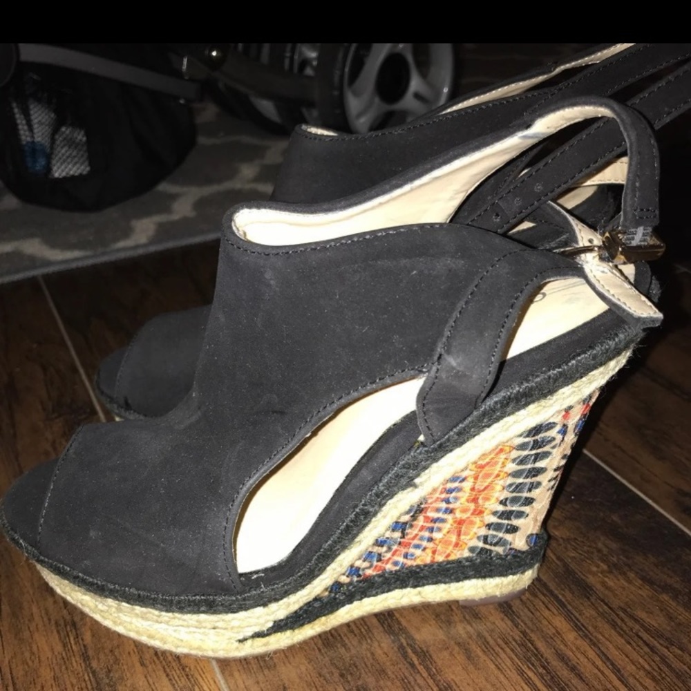 NWOT Peacock wedge